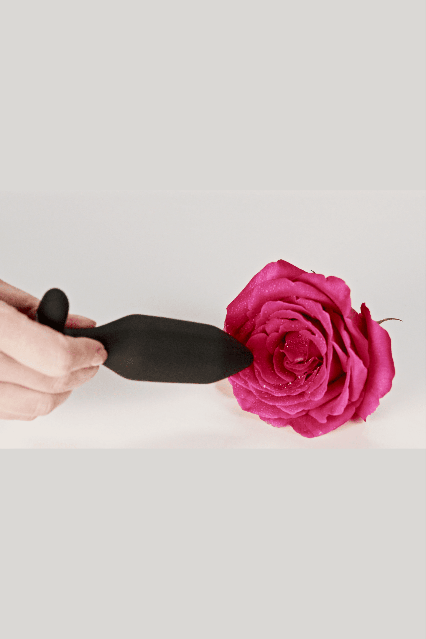 Onyx Vibrating Butt Plug Black - Free Shipping
