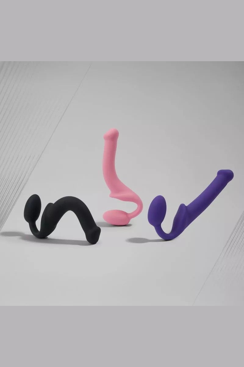 SEMI-REALISTIC BENDABLE STRAP-ON PINK - M